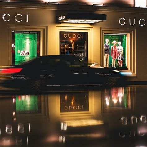 dove produce gucci|gucci shop history.